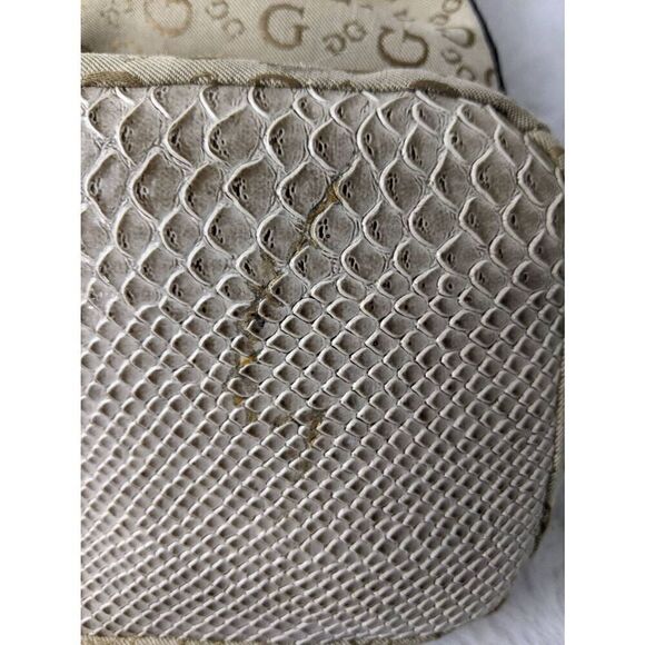 Guess vintage Y2K Beige Monogram Shoulder Purse Fabric Bag W Snake‎ Skin Inserts - Picture 14 of 14